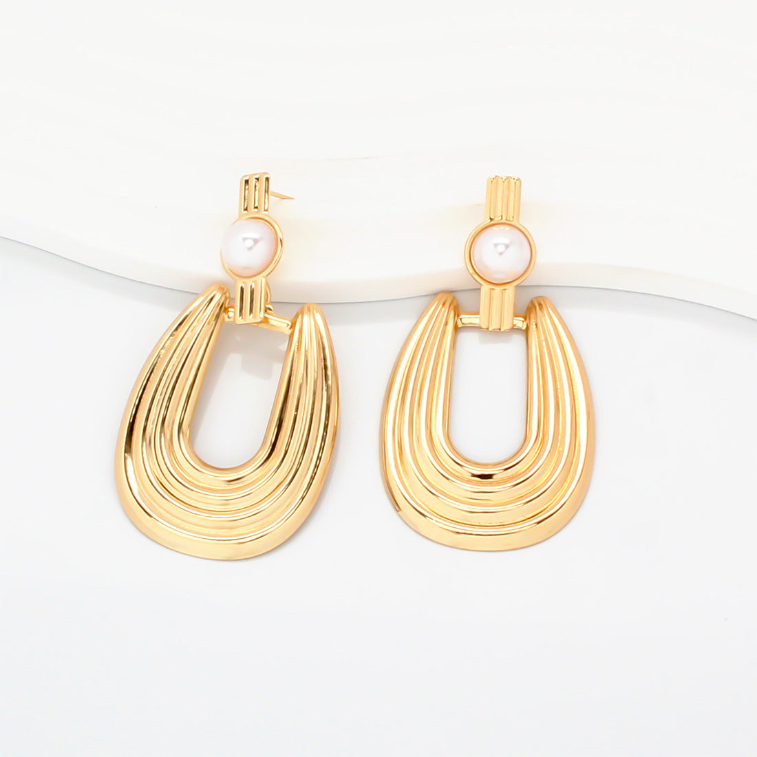 1 Pair Retro Round Plating Inlay Iron Pearl Drop Earrings