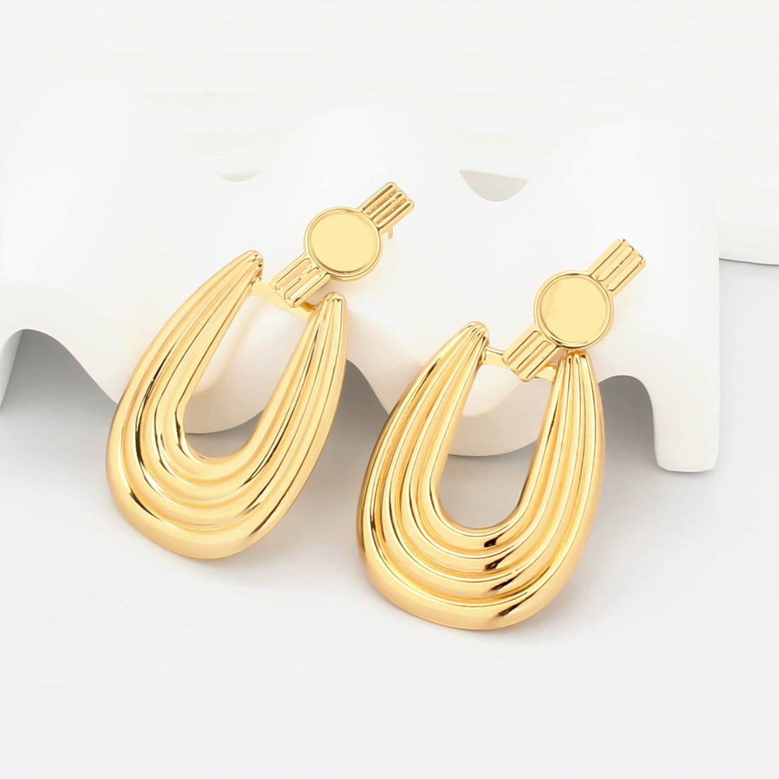 1 Pair Retro Round Plating Inlay Iron Pearl Drop Earrings